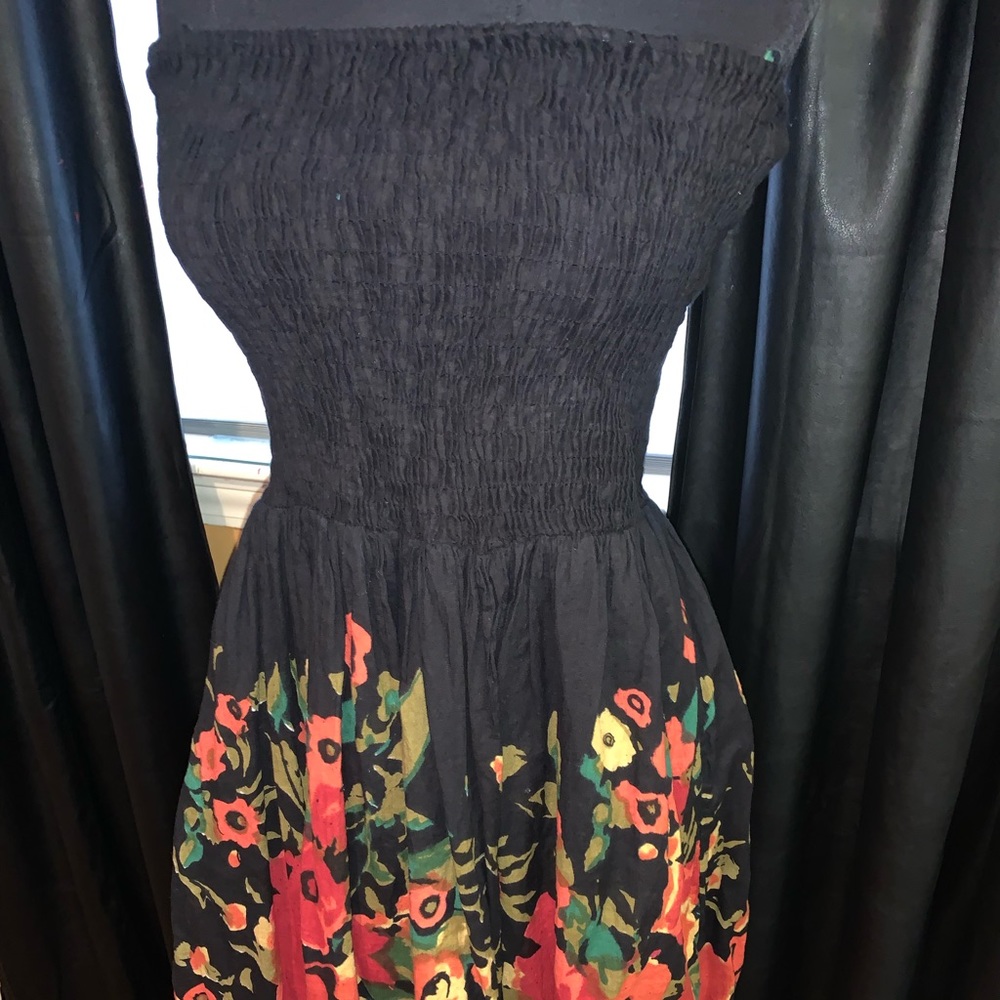 Strapless dress. - Picture 1 of 4
